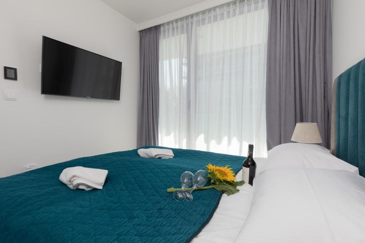 Royal Waves Resort & Spa - Apartment With Parking By Noclegi Renters Мендзиздроє Екстер'єр фото