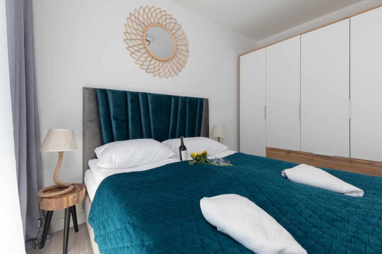 Royal Waves Resort & Spa - Apartment With Parking By Noclegi Renters Мендзиздроє Екстер'єр фото