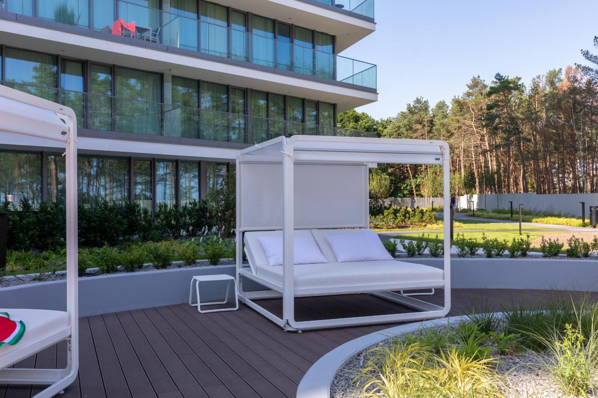 Royal Waves Resort & Spa - Apartment With Parking By Noclegi Renters Мендзиздроє Екстер'єр фото