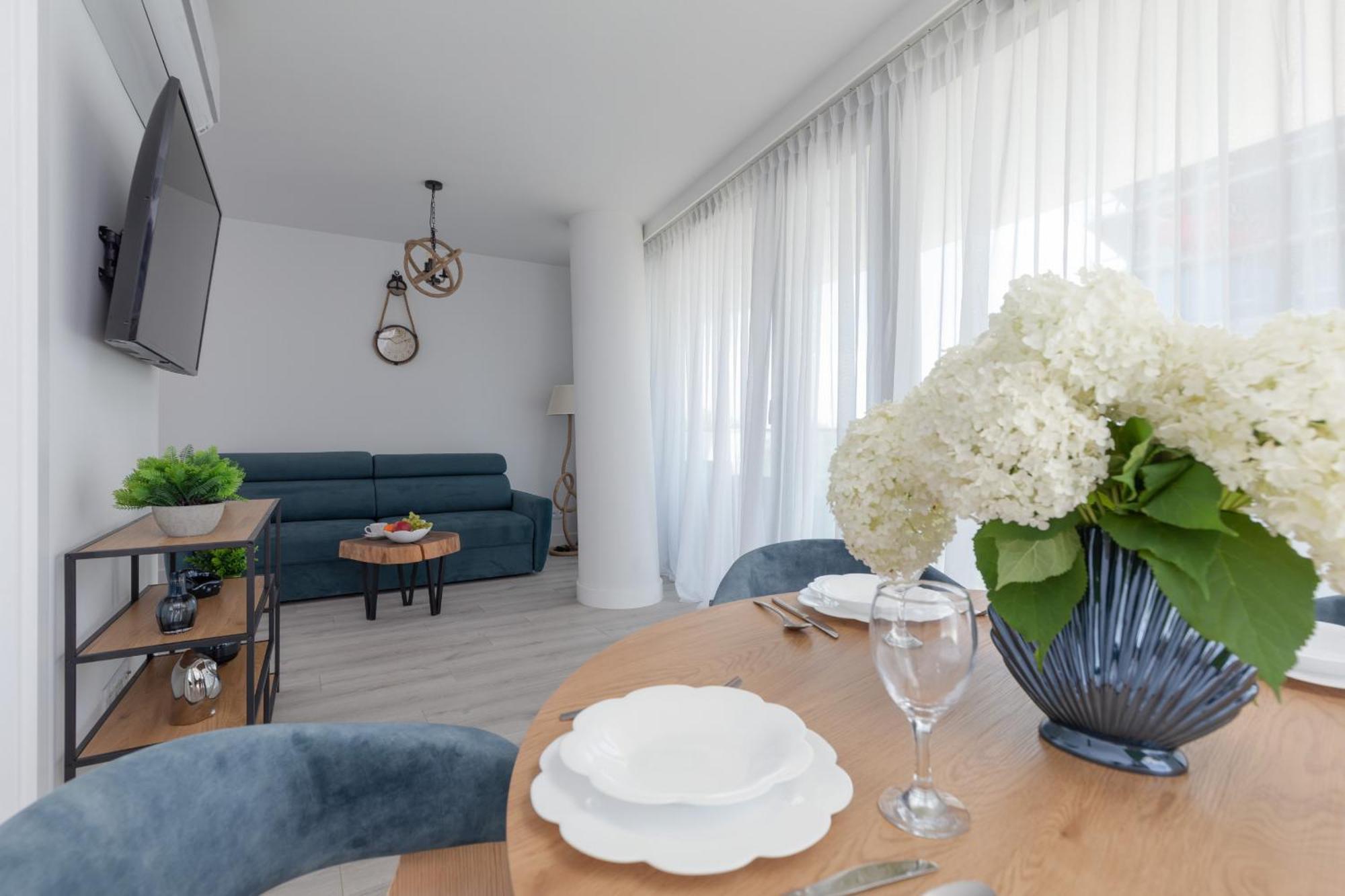Royal Waves Resort & Spa - Apartment With Parking By Noclegi Renters Мендзиздроє Екстер'єр фото