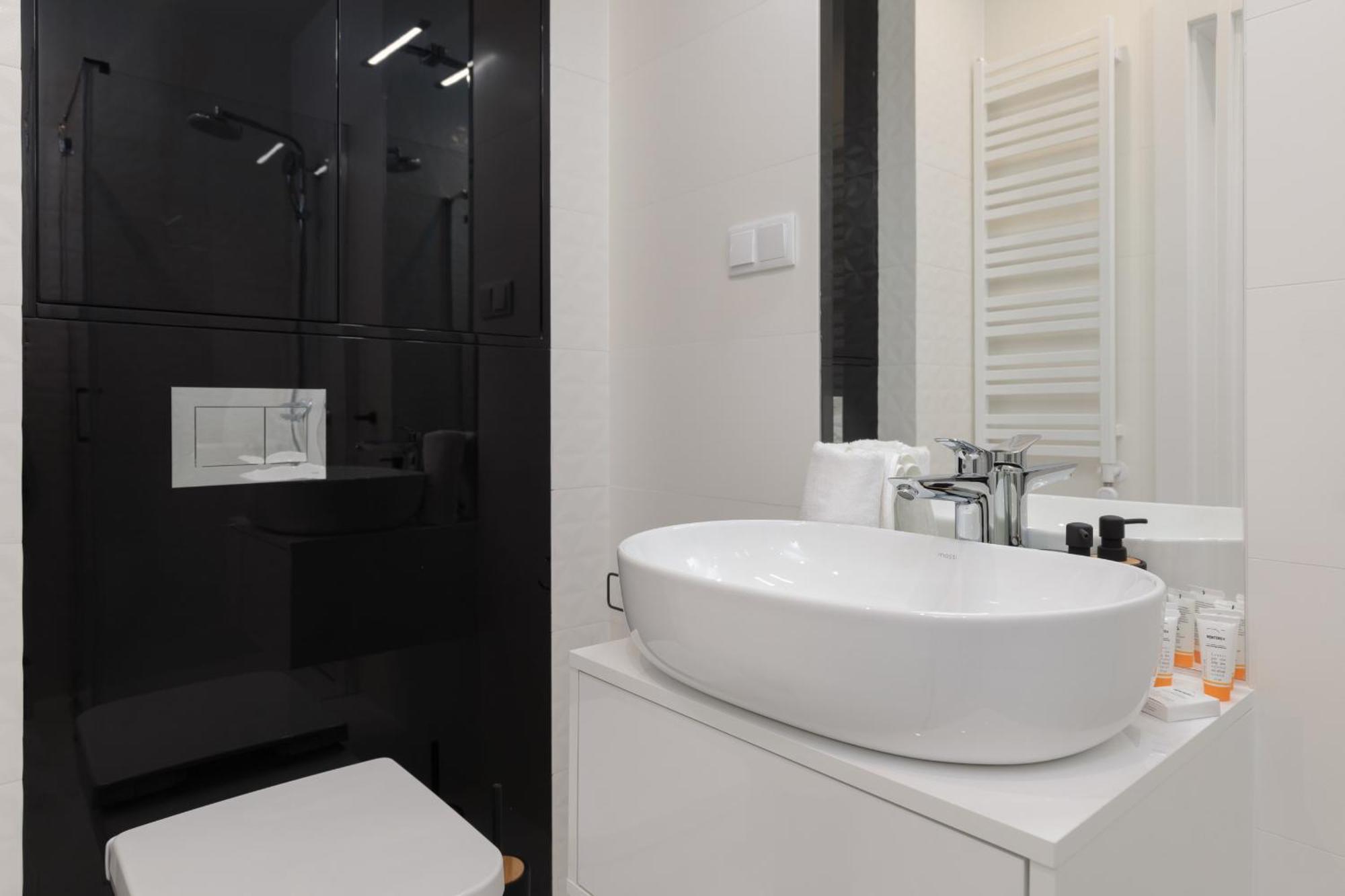 Royal Waves Resort & Spa - Apartment With Parking By Noclegi Renters Мендзиздроє Екстер'єр фото