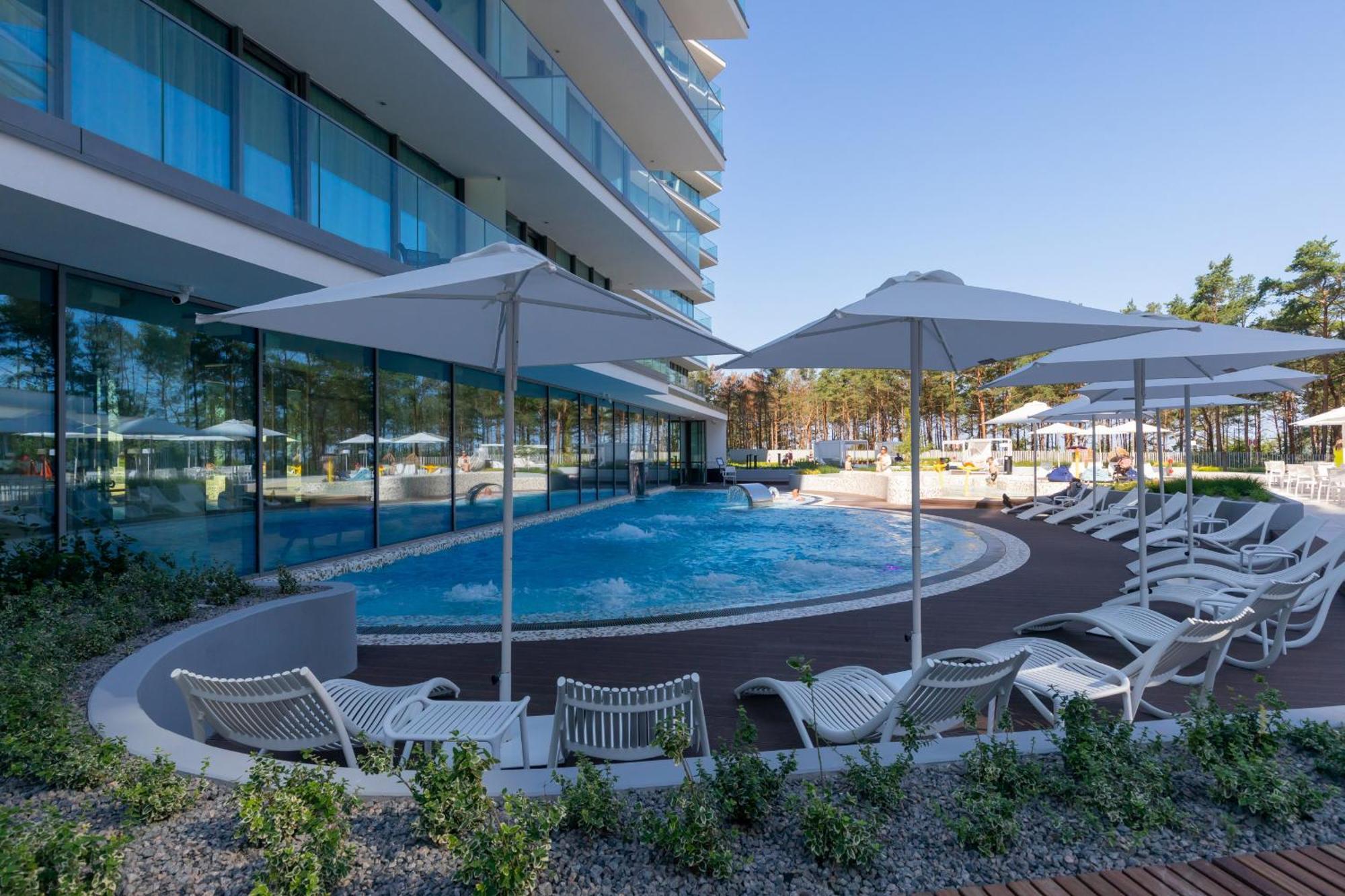 Royal Waves Resort & Spa - Apartment With Parking By Noclegi Renters Мендзиздроє Екстер'єр фото
