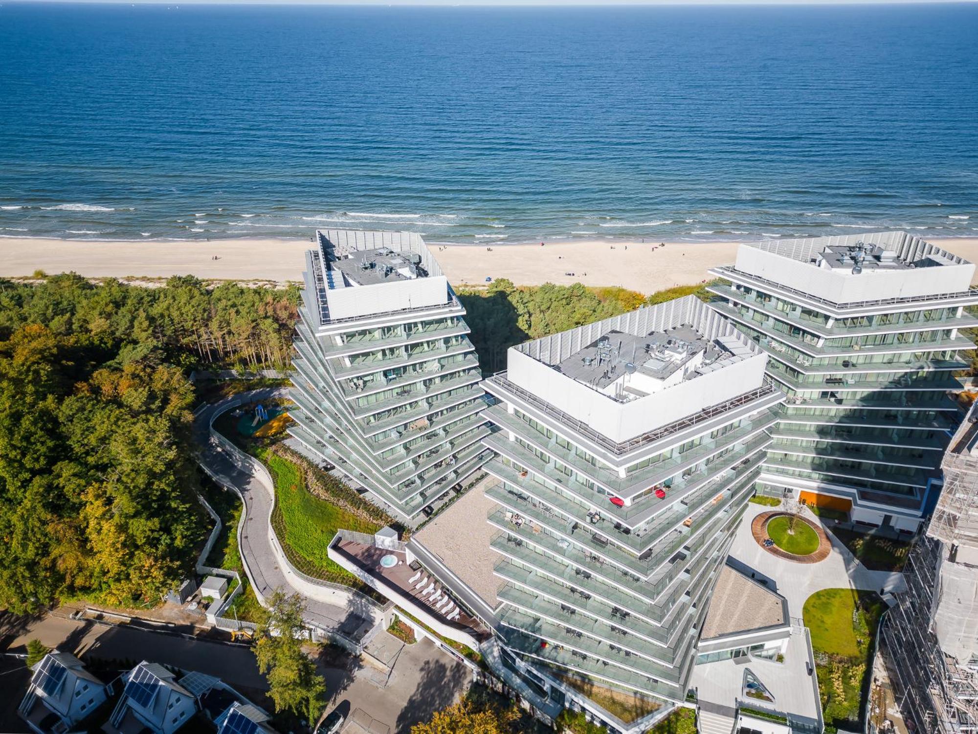 Royal Waves Resort & Spa - Apartment With Parking By Noclegi Renters Мендзиздроє Екстер'єр фото